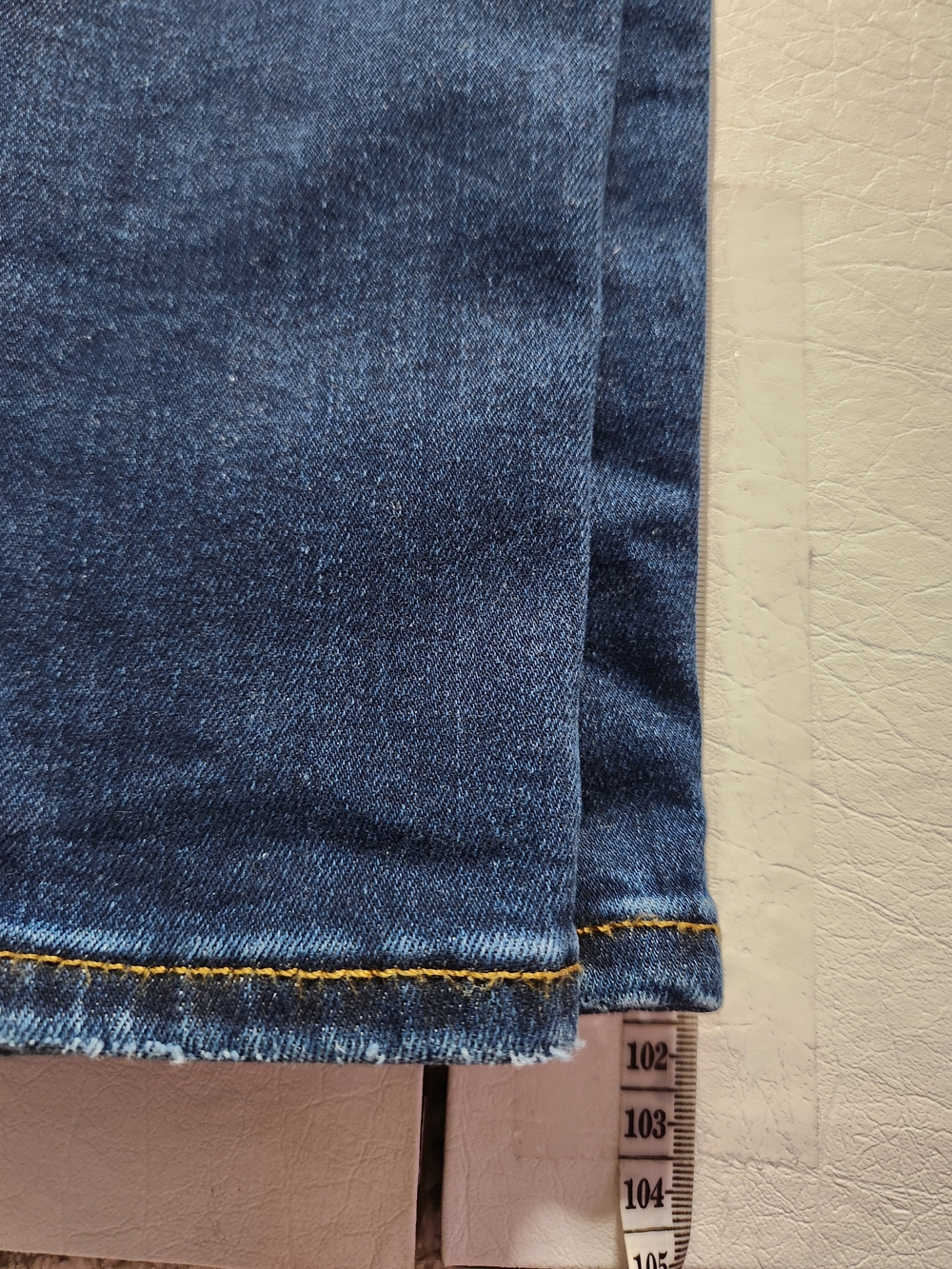Good American Jeans - Picture 5 of 6